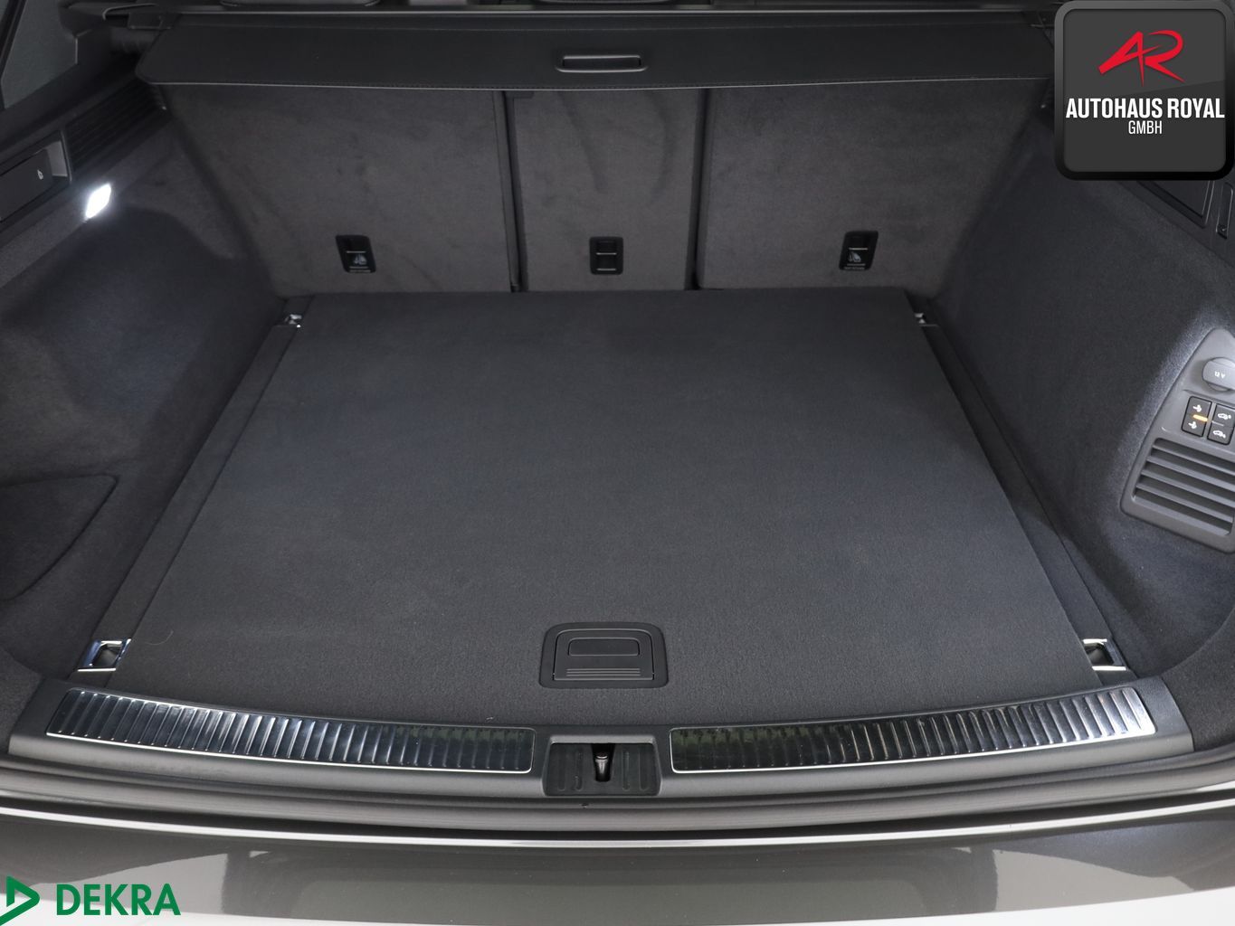 Volkswagen Touareg 3.0 TDI 4M R LINE PANO,HUD,360°,MASSAGE