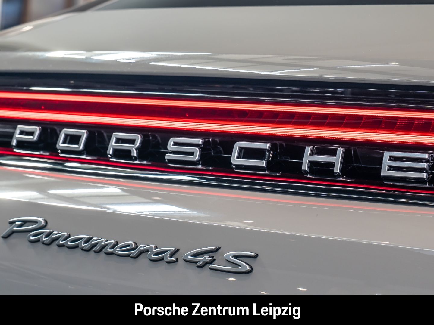 Porsche Panamera 4S E-Hybrid Sportabgas HA-Lenkung HUD