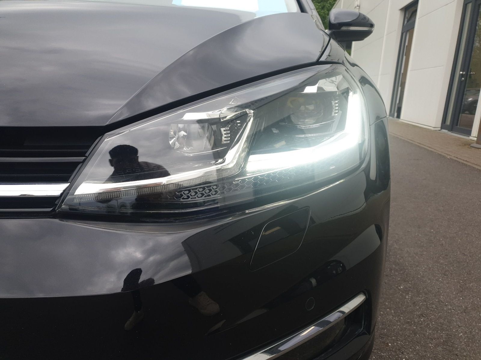 Volkswagen Golf VII Variant 1.5 TSI DSG - Samsaru's Car Outlet