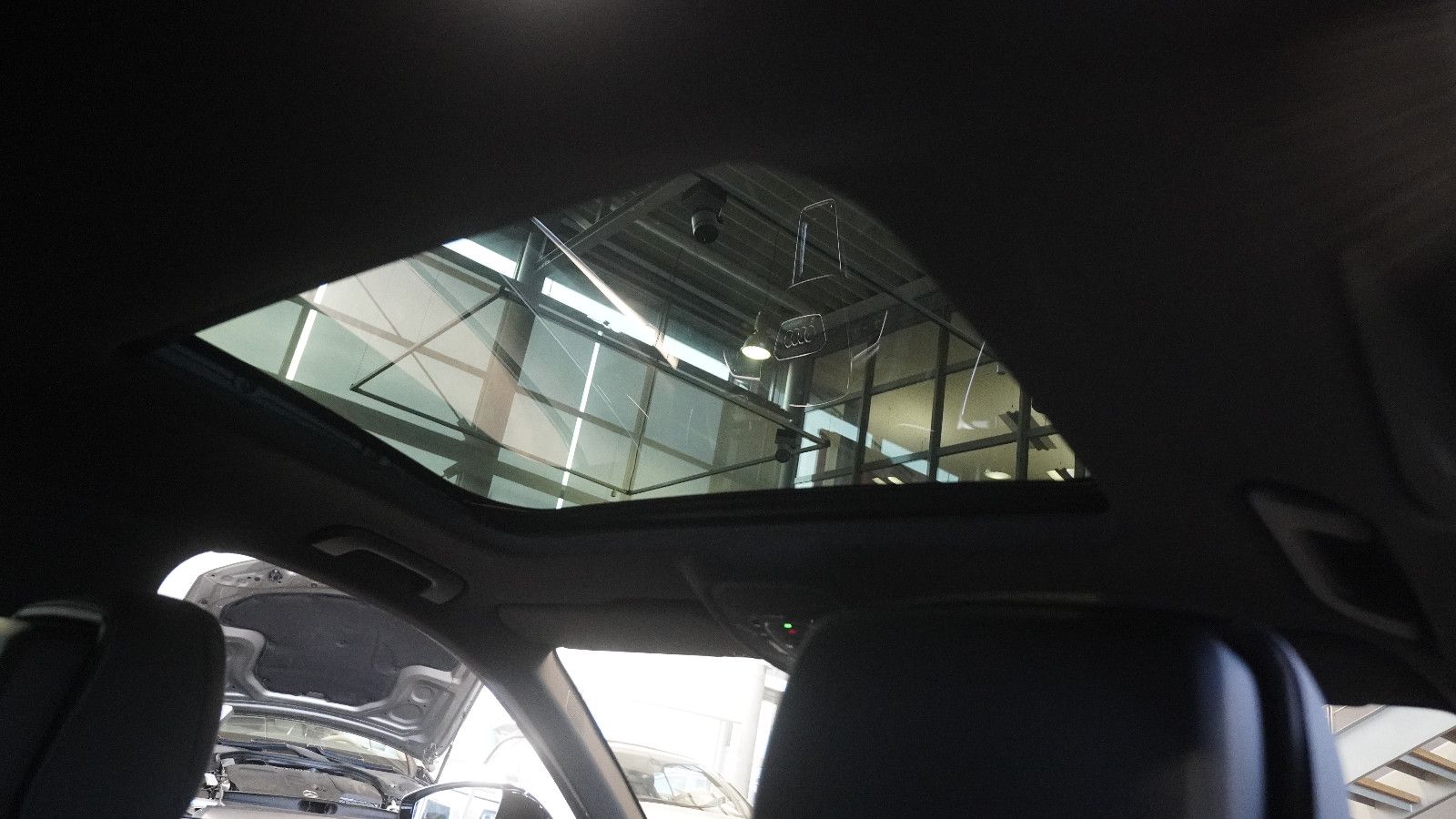 Audi A6 Avant 55 TFSI quattro S-LINE - Samsaru's Car Outlet