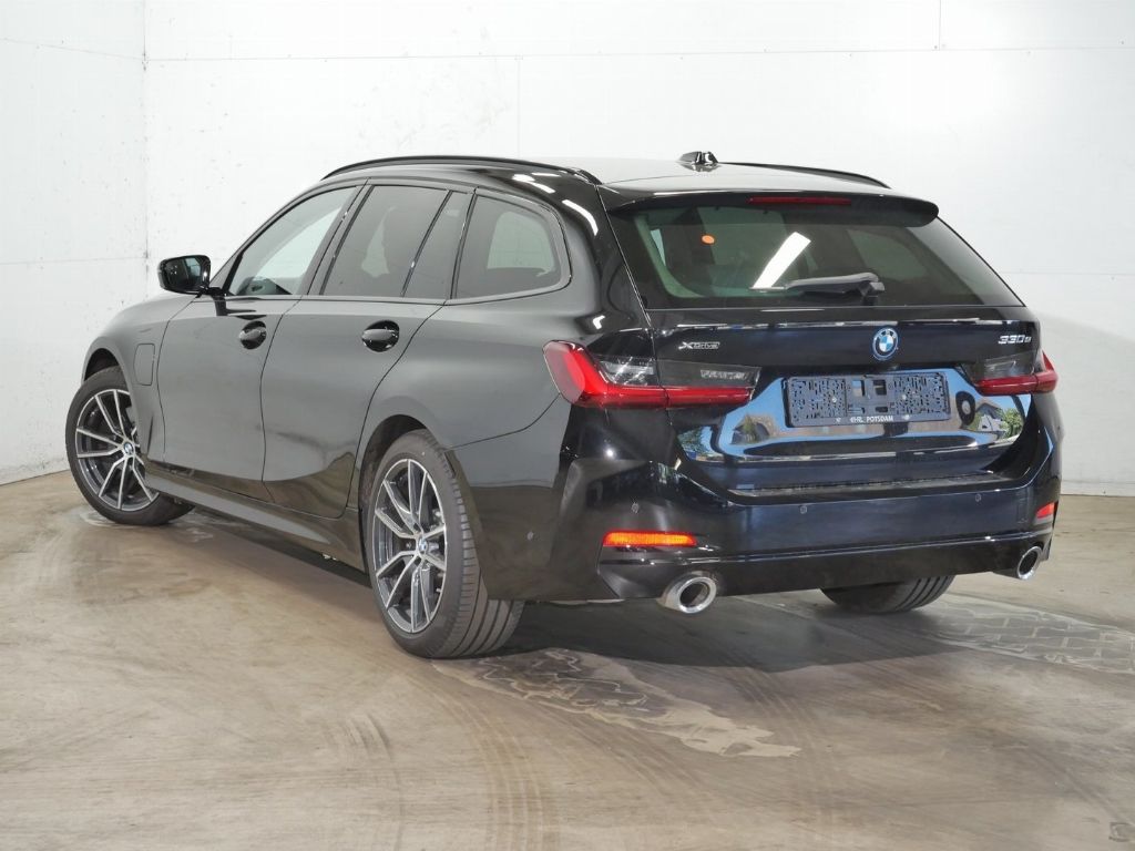 BMW 330 e xDrive Tour adLED HUD Alarm Komf-Zug. FLA