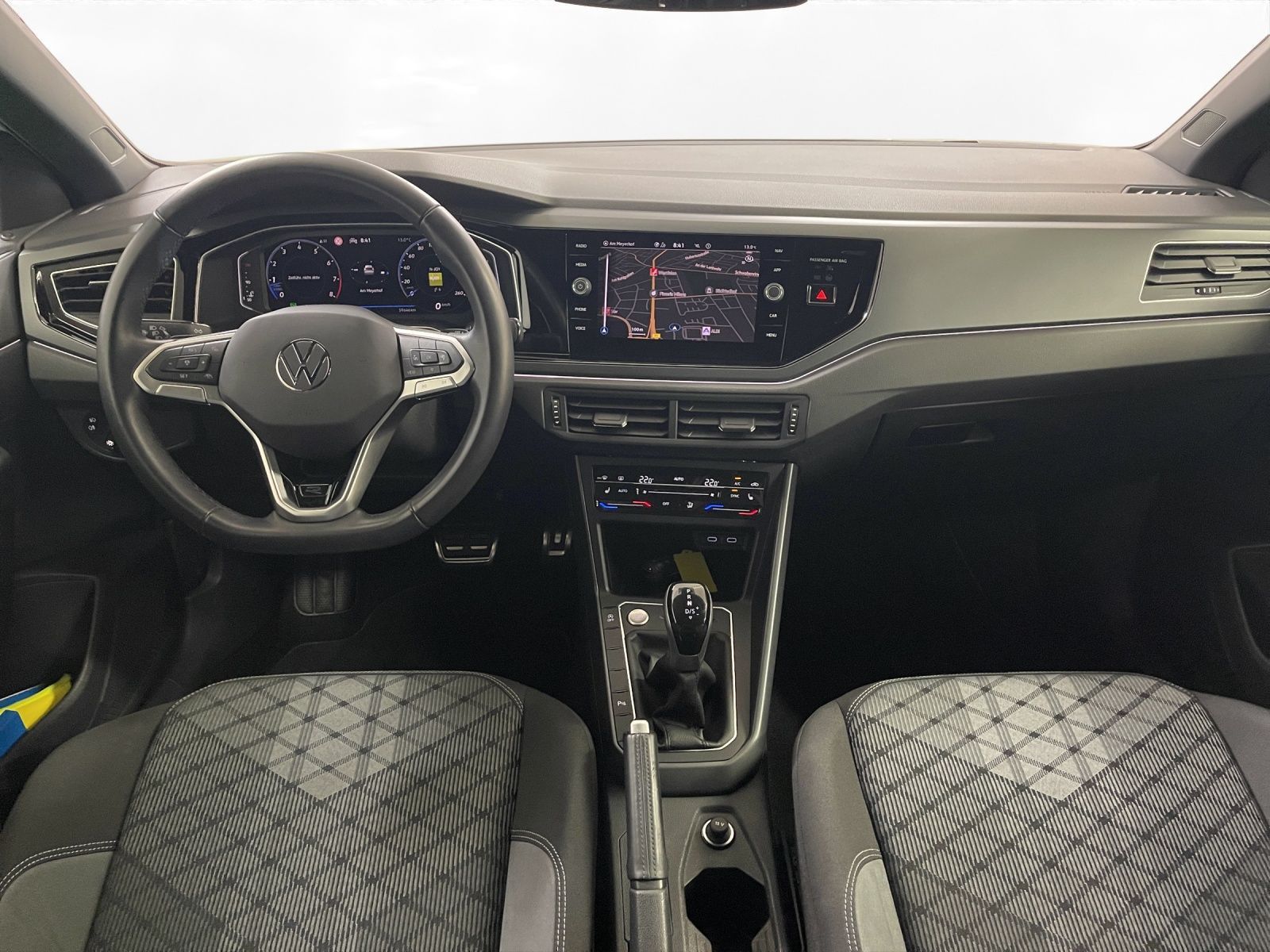 Volkswagen Taigo 1.5 TSI R-Line DSG - Samsaru's Car Outlet