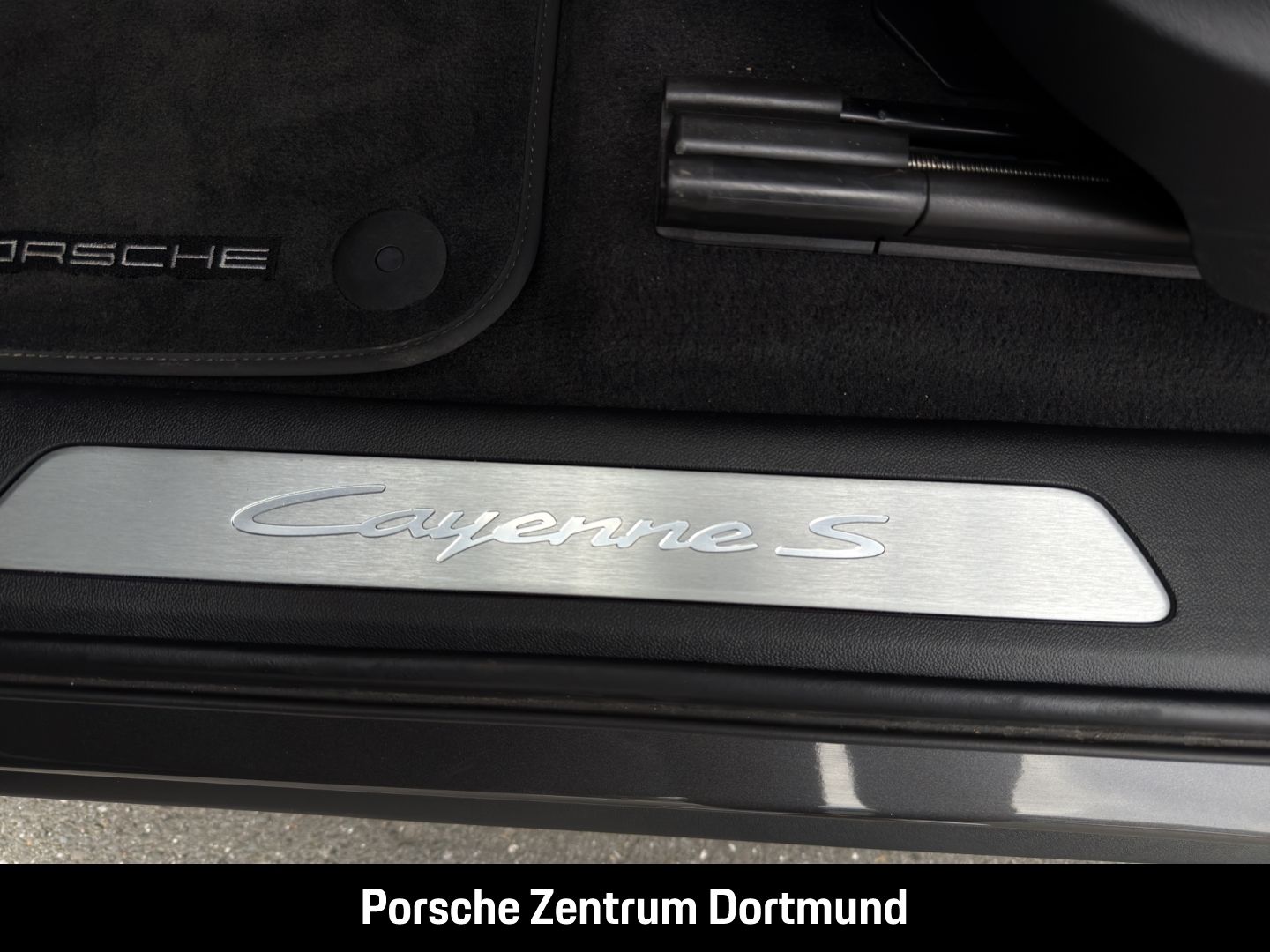 Porsche Cayenne S BOSE InnoDrive Panoramadach LED-Matrix