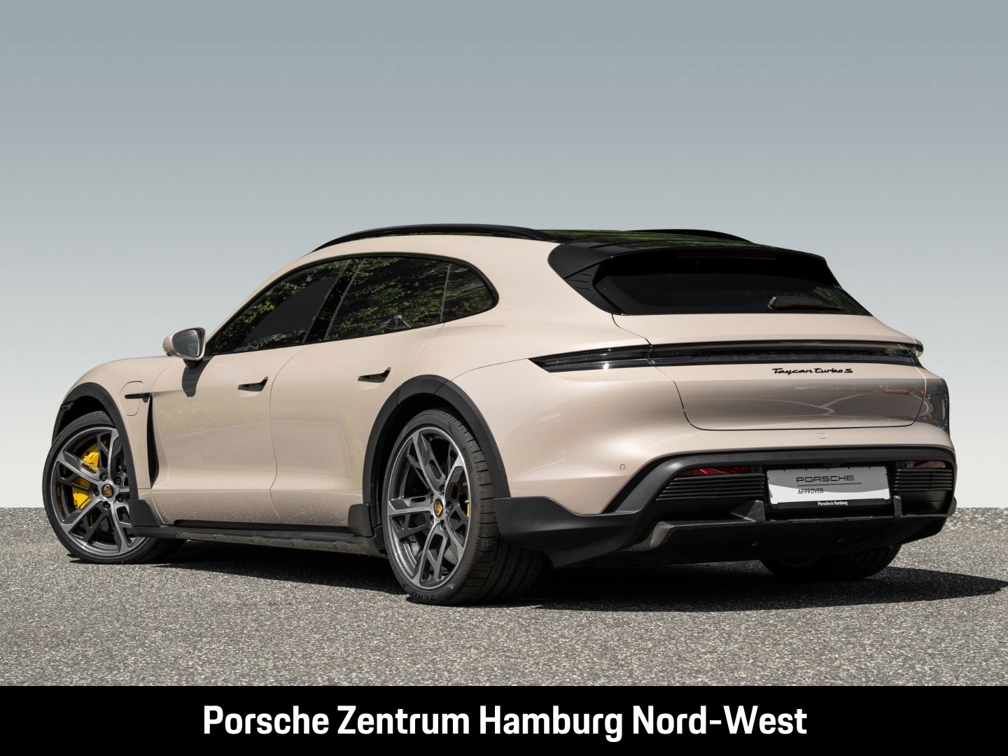 Porsche Taycan Turbo S Cross Turismo Burmester HUD PDCC