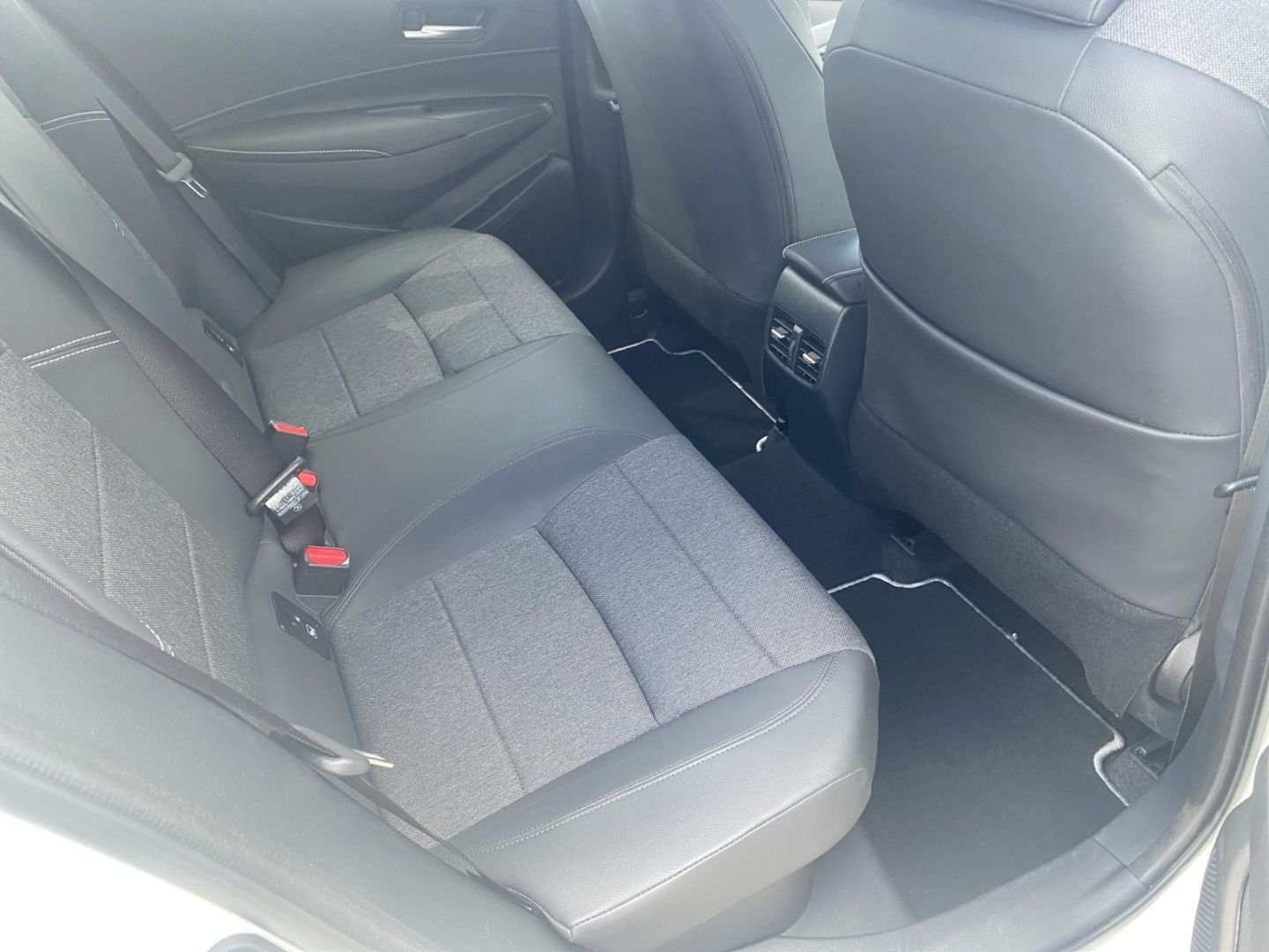 Toyota Corolla 2.0 Hybrid TS - Samsaru's Car Outlet