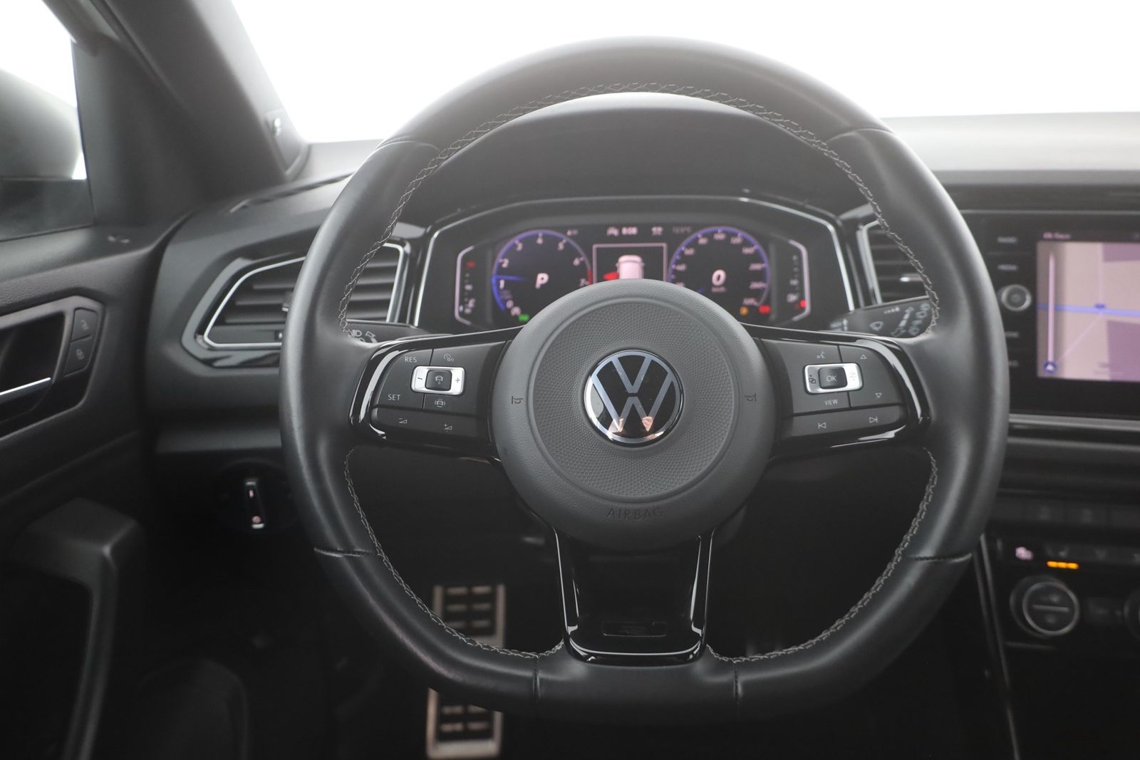 Volkswagen T-Roc 2.0 TSI R 4Motion - Samsaru's Car Outlet