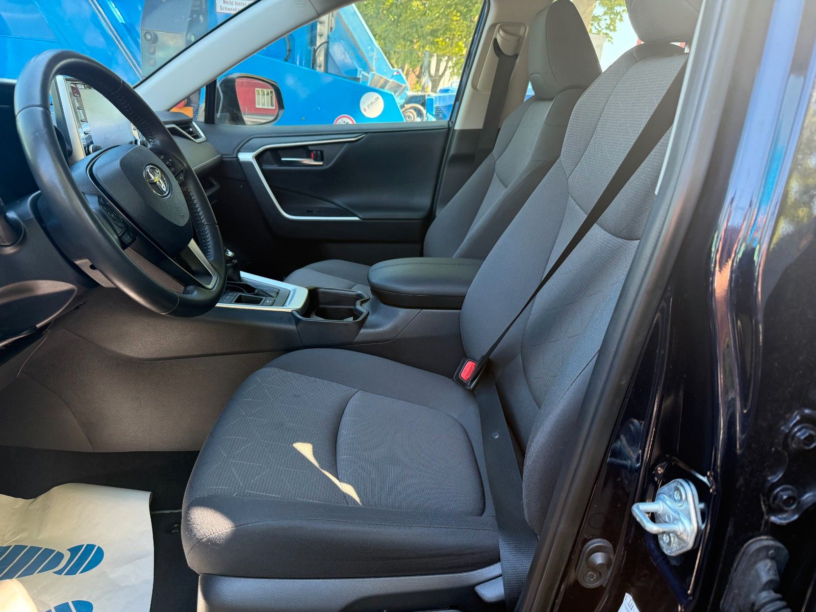Toyota RAV 4 RAV4 Hybrid 4x2 Business Edition - Samsaru's Car Outlet