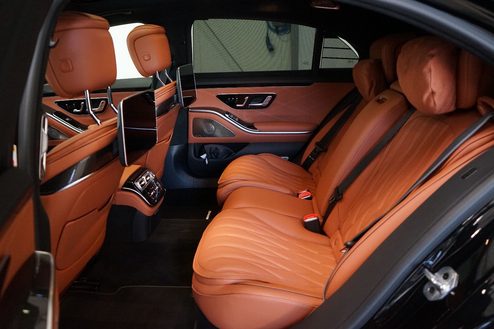Mercedes-Benz S 63 AMG E-Performance 4M+ L Massage+TV+Panorama