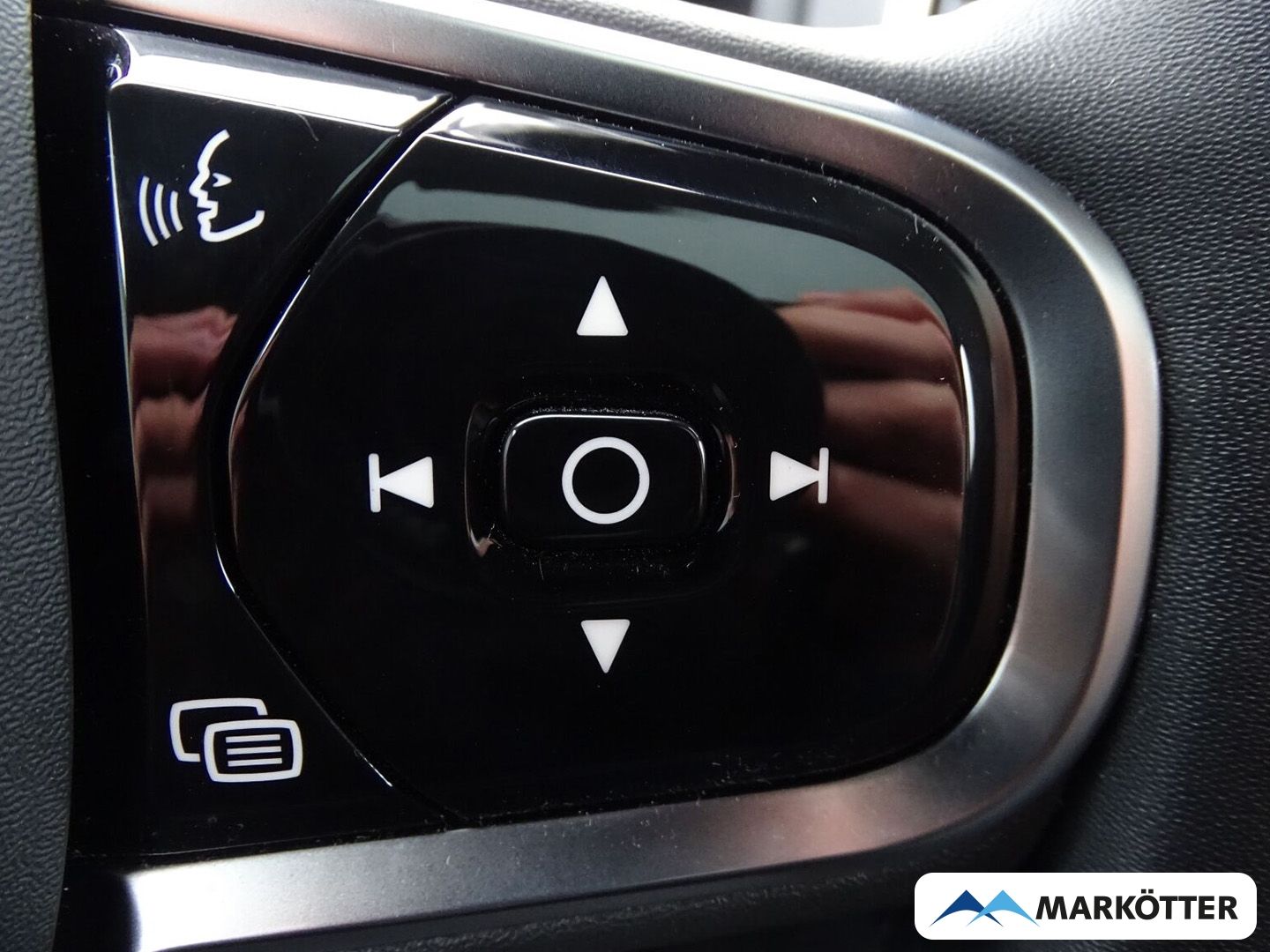 Volvo XC90 Plus Dark Recharge Plug-In Hybrid AWD 7-Sit