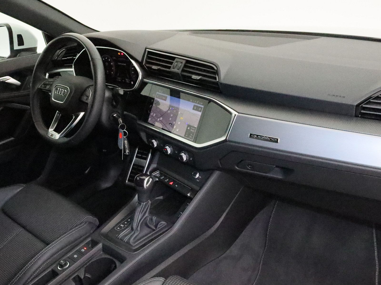 Audi Q3 Sportback 40 TFSI quattro S line - Samsaru's Car Outlet