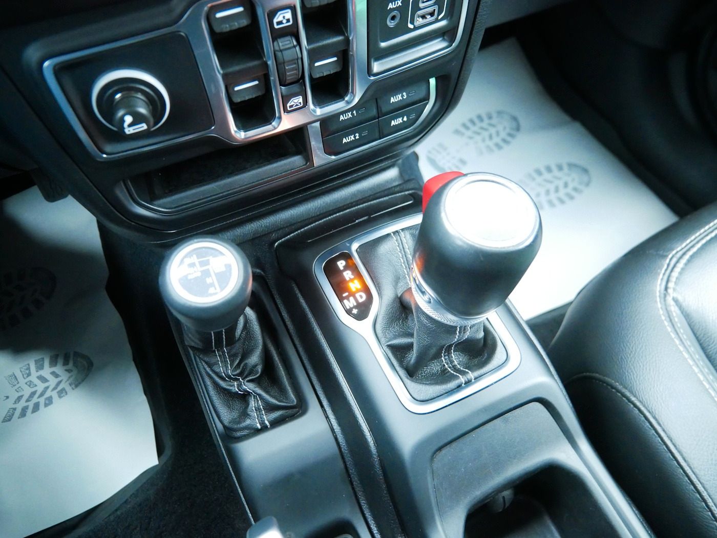 Jeep Wrangler Unlimited 2.2 Overland 1.Hand AHK LED