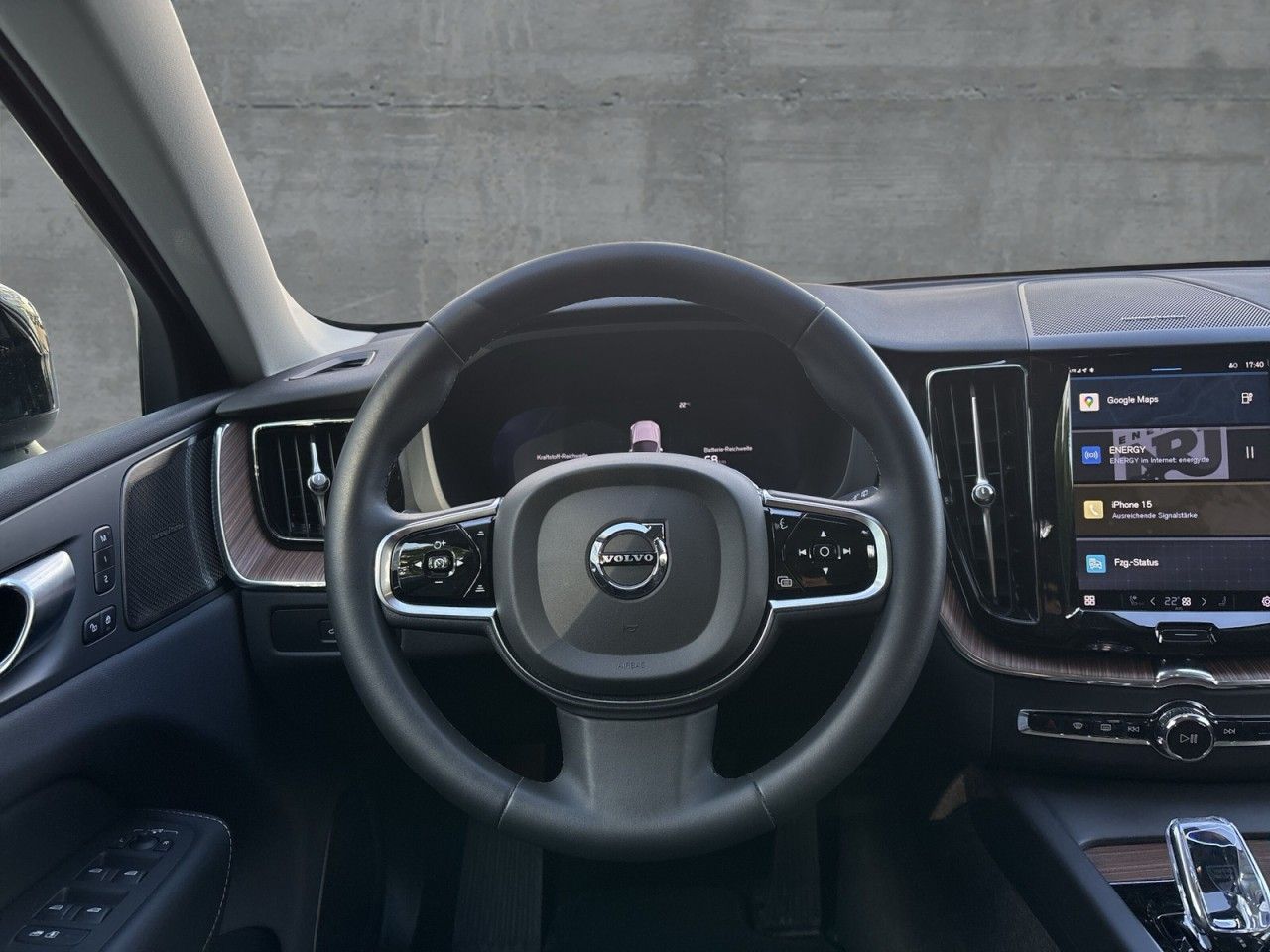 Volvo XC60 T6 AWD Plus Dark Plug-In - Samsaru's Car Outlet