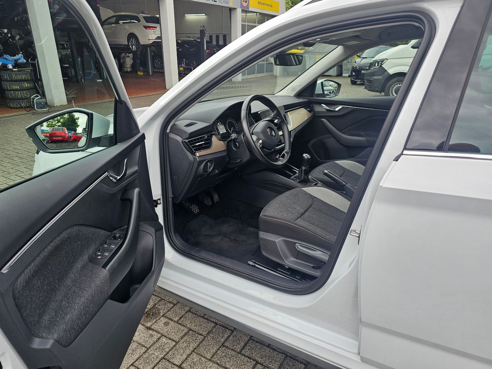 Skoda Kamiq Style - Samsaru's Car Outlet