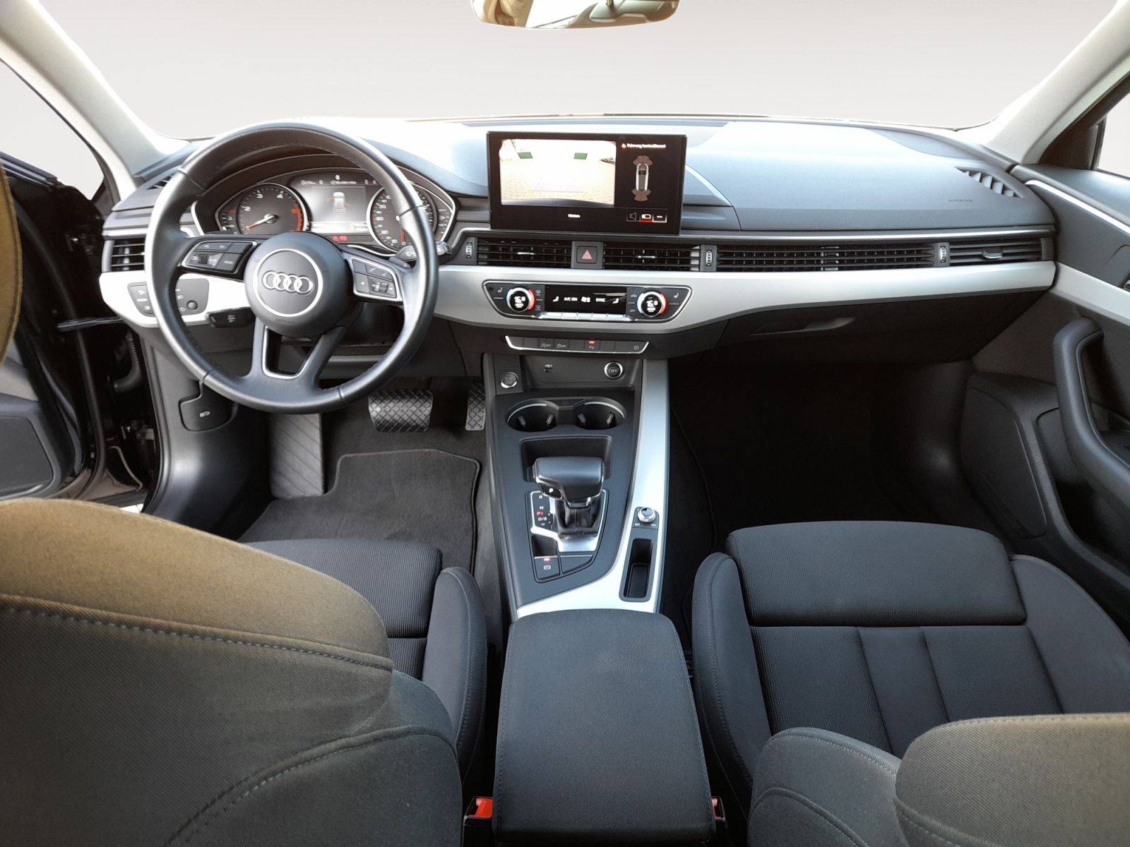 Audi A4 35 2.0 TDI Avant advanced - Samsaru's Car Outlet