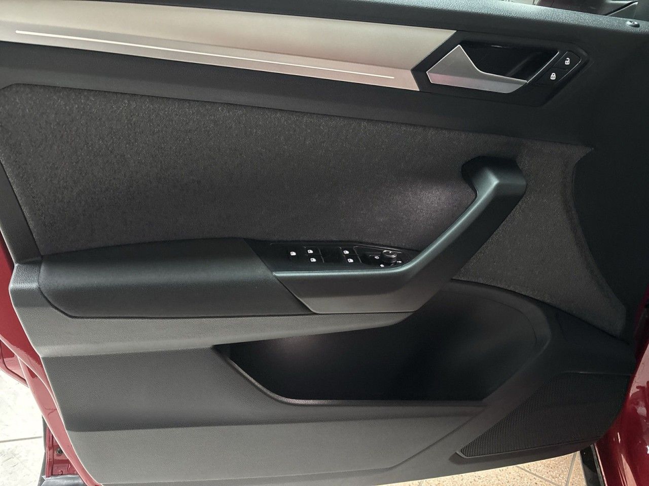 Volkswagen T-Roc 1.0 TSI MOVE - Samsaru's Car Outlet