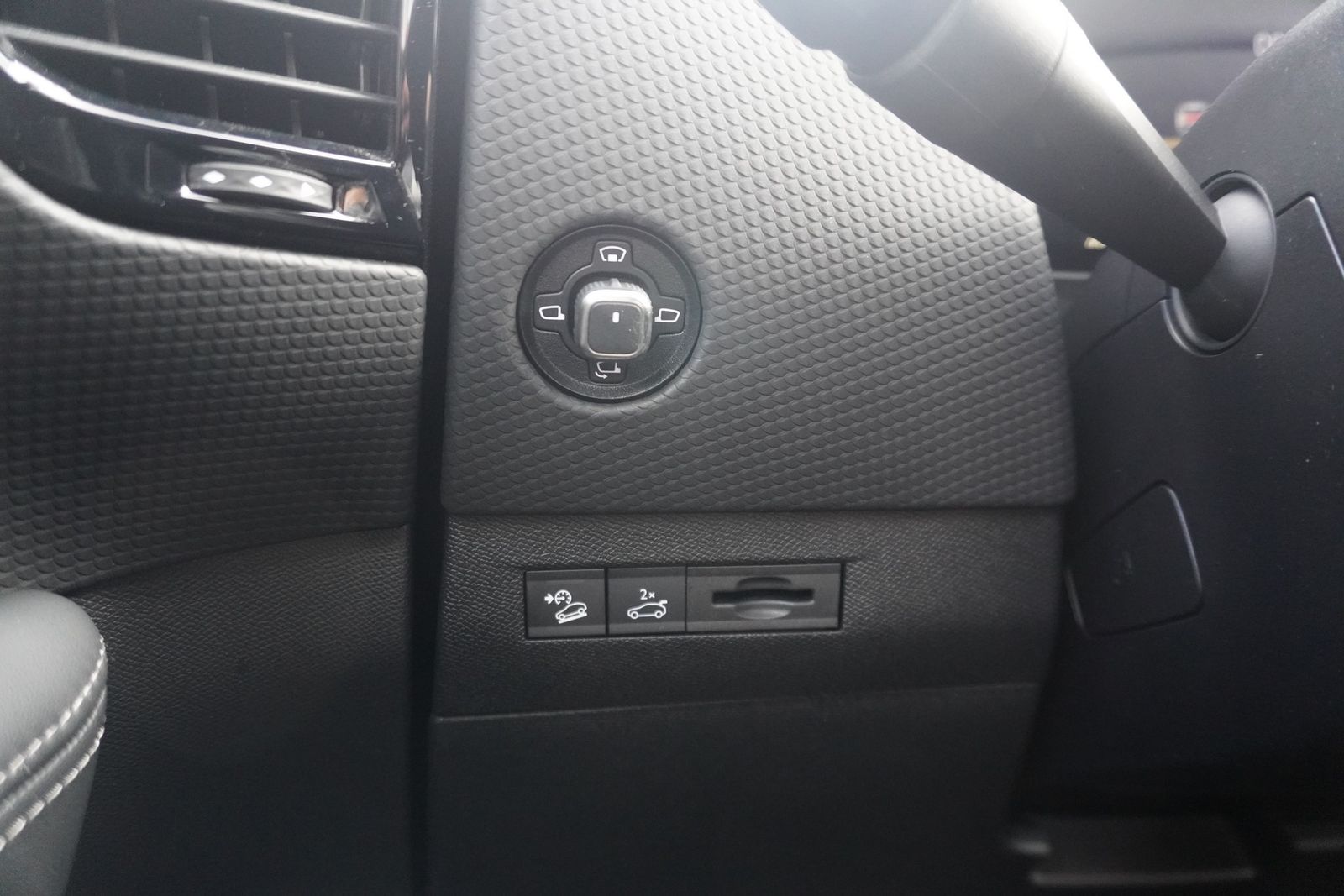 DS Automobiles DS4 PureTech130 Aut. Matrix ACC Navi 360° Pano