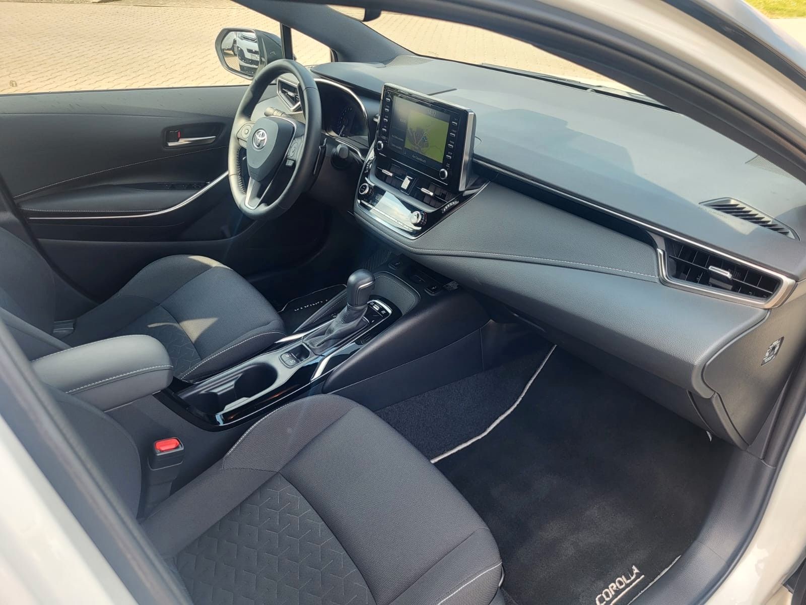 Toyota Corolla Hybrid Club - Samsaru's Car Outlet