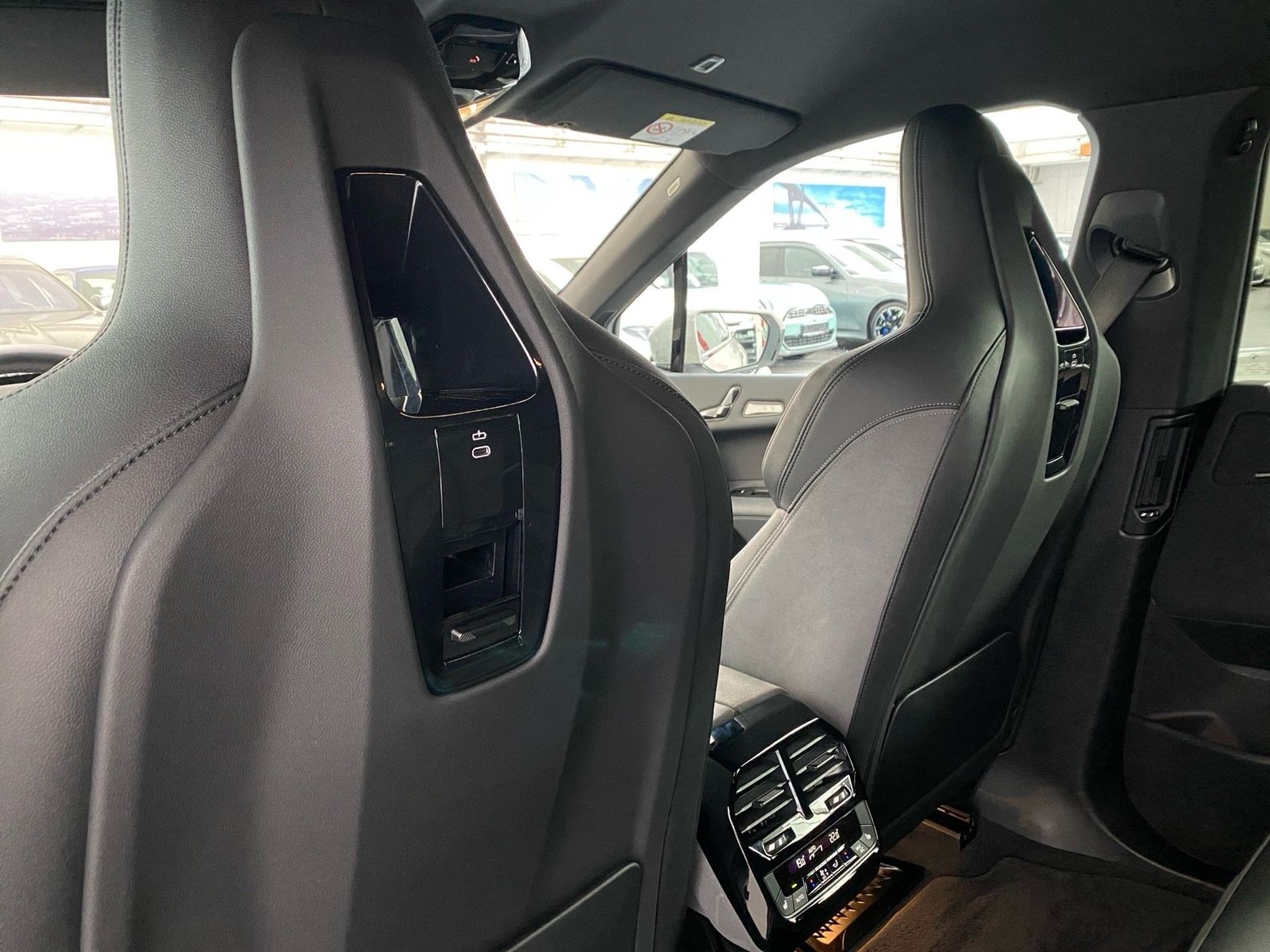 BMW iX xDrive60 M Sport Pro DA Prof. H/K 22´´ AHK