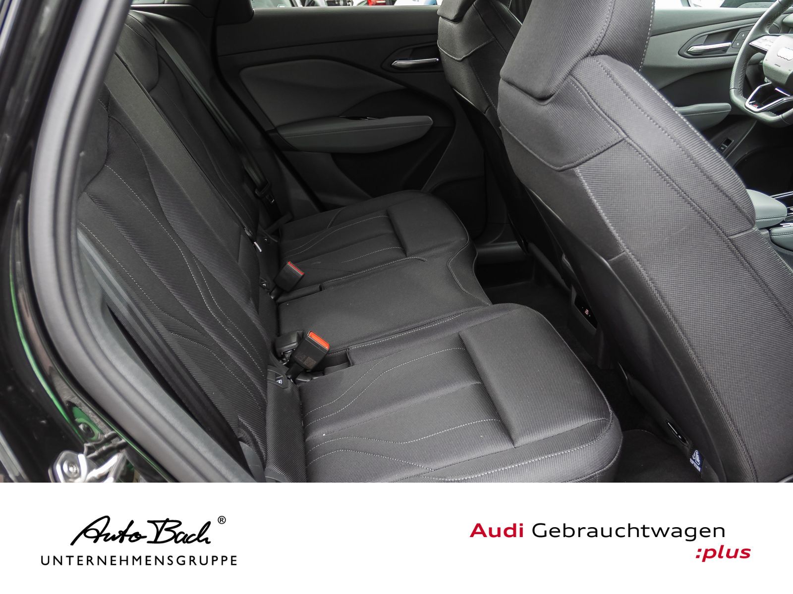 Audi Q3 S line TFSI Stronic Navi LED CarPlay ACC AHK
