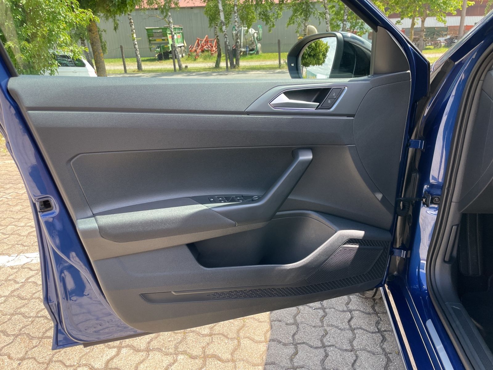 Volkswagen Taigo 1.5 TSI R-Line - Samsaru's Car Outlet