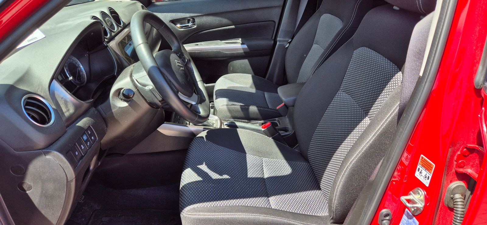 Suzuki Vitara 1.5 DUALJET Hybrid Comfort AGS Allgrip - Samsaru's Car Outlet
