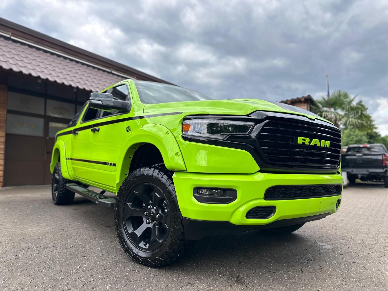 Dodge LIMITED*V8*4X4*AHK*LED*BÜGEL*OFFROAD*GARANTIE*