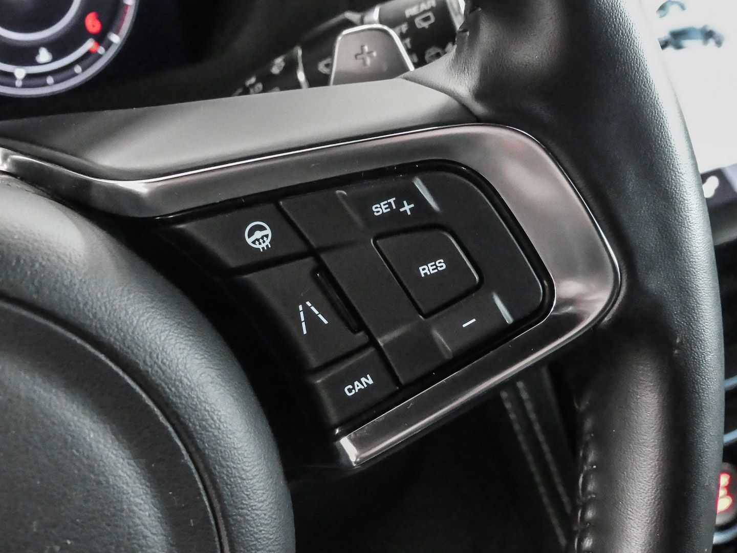 Jaguar F-Pace R-Sport AWD 25d EU6d-T Allrad AHK-abnehmb