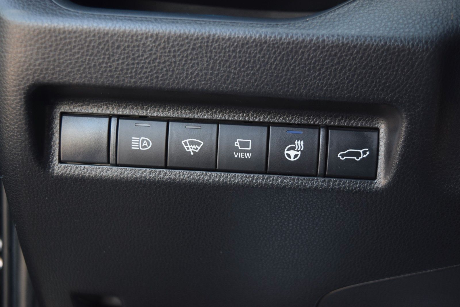 Toyota RAV 4 RAV4 Hybrid 4x2 Black Edition - Samsaru's Car Outlet