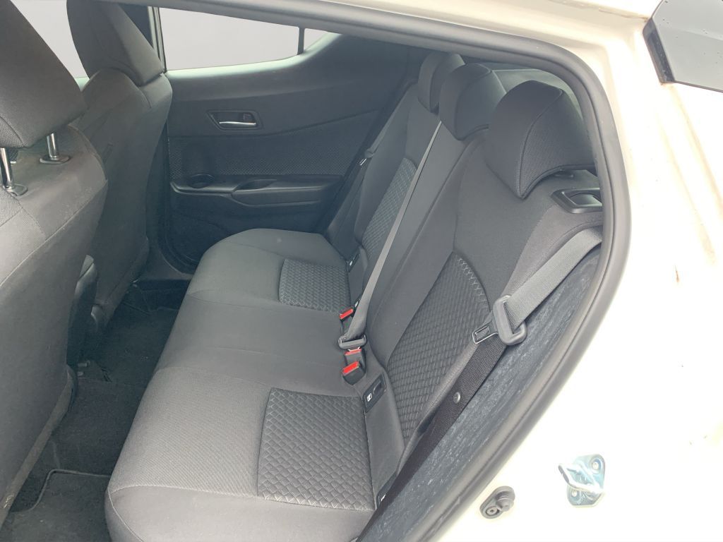 Toyota C-HR Hybrid Flow - Samsaru's Car Outlet