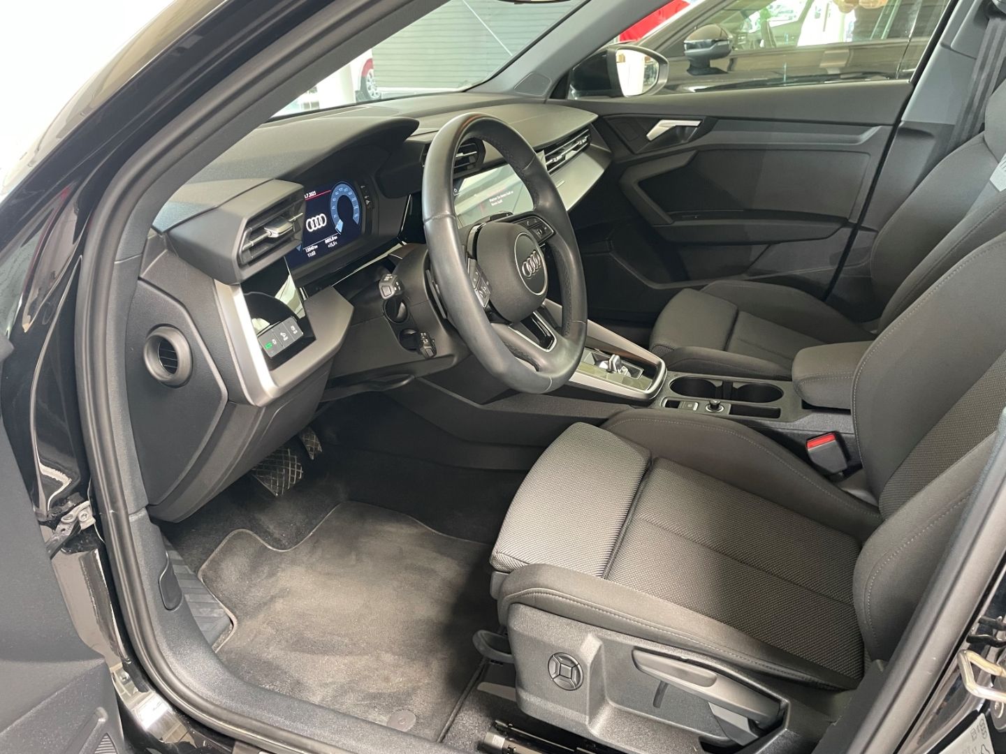Audi A3 Sportback 35 Aut. - Samsaru's Car Outlet