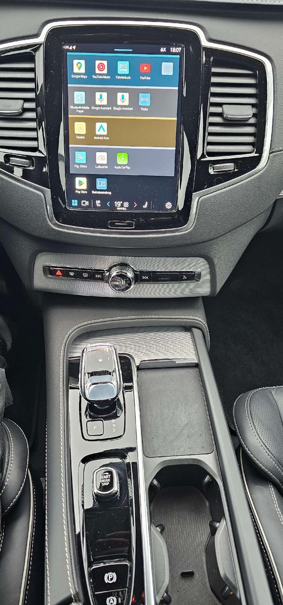 Volvo XC90 Plus Dark AWD 7 Sitzer*360Kamera*HarmanKard