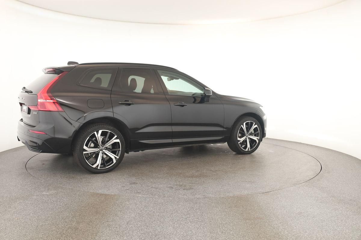 Volvo XC60 B4 AWD Plus Dark LED Pano ACC Kam 21" AHK