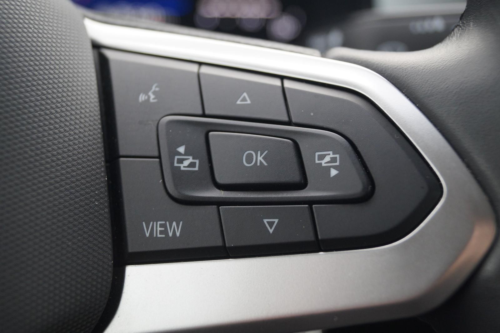 Volkswagen T-Roc Life 1.5 TSI DSG - Samsaru's Car Outlet