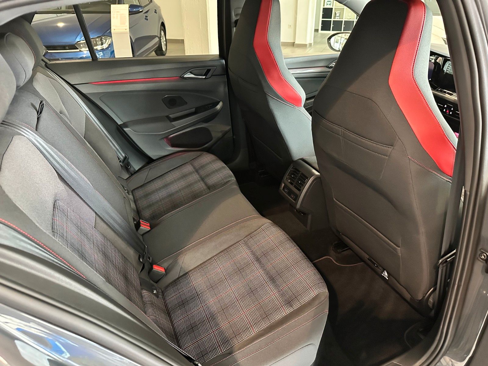 Volkswagen Golf VIII GTI - Samsaru's Car Outlet
