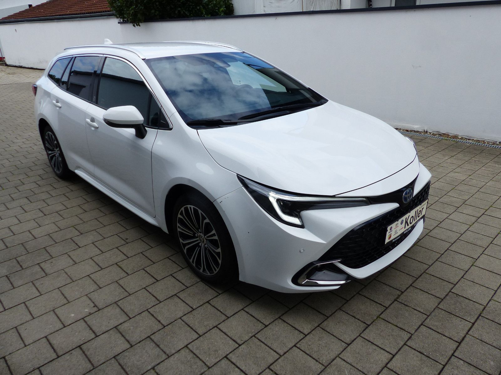 Toyota Corolla TS 2.0 Hybrid Team D Navi Totwinkel PDC