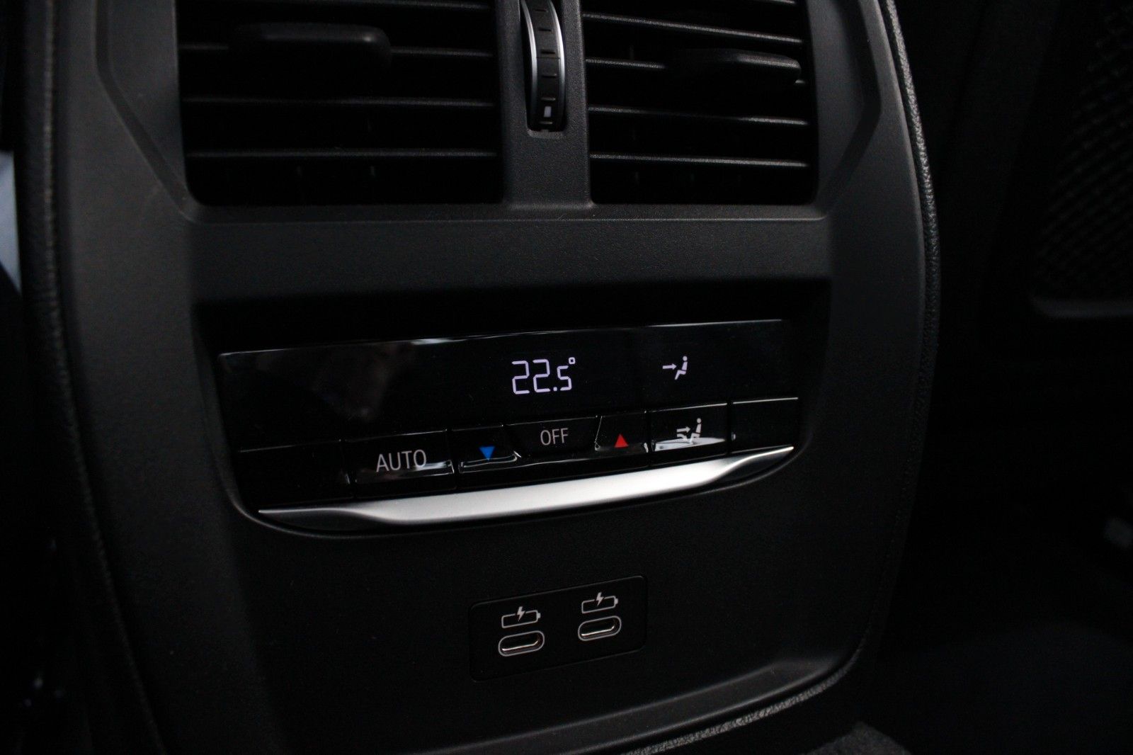 BMW 320i Lim. Advantage - Samsaru's Car Outlet