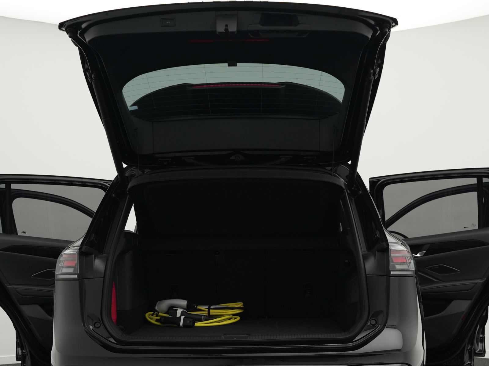 Volkswagen Tiguan R-Line 1.5TSI eHybrid IQ.LIGHT*HARMAN*20"