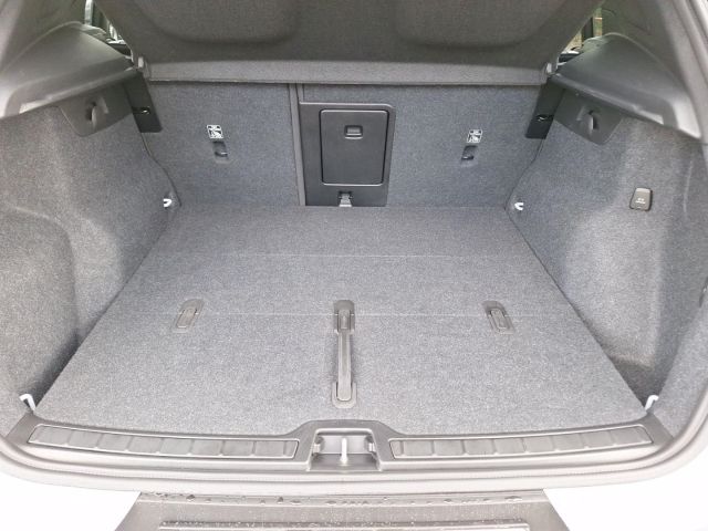 Volvo XC40 B3 Core Navi Kamera Klimaautomatik PDC Temp