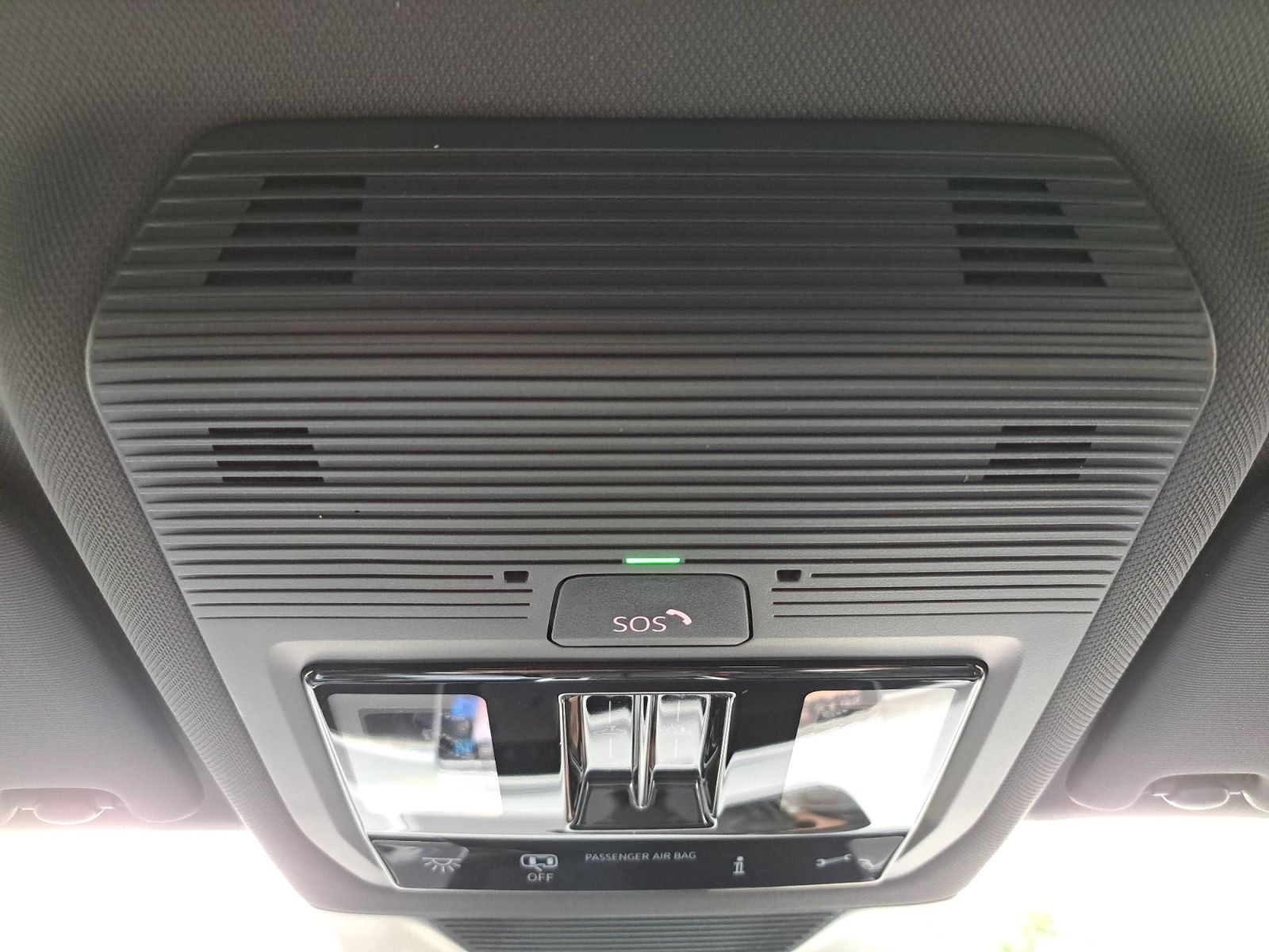 Volkswagen Passat Var. R-Line 1.5 eHybrid DSG AHK PANO 3,99