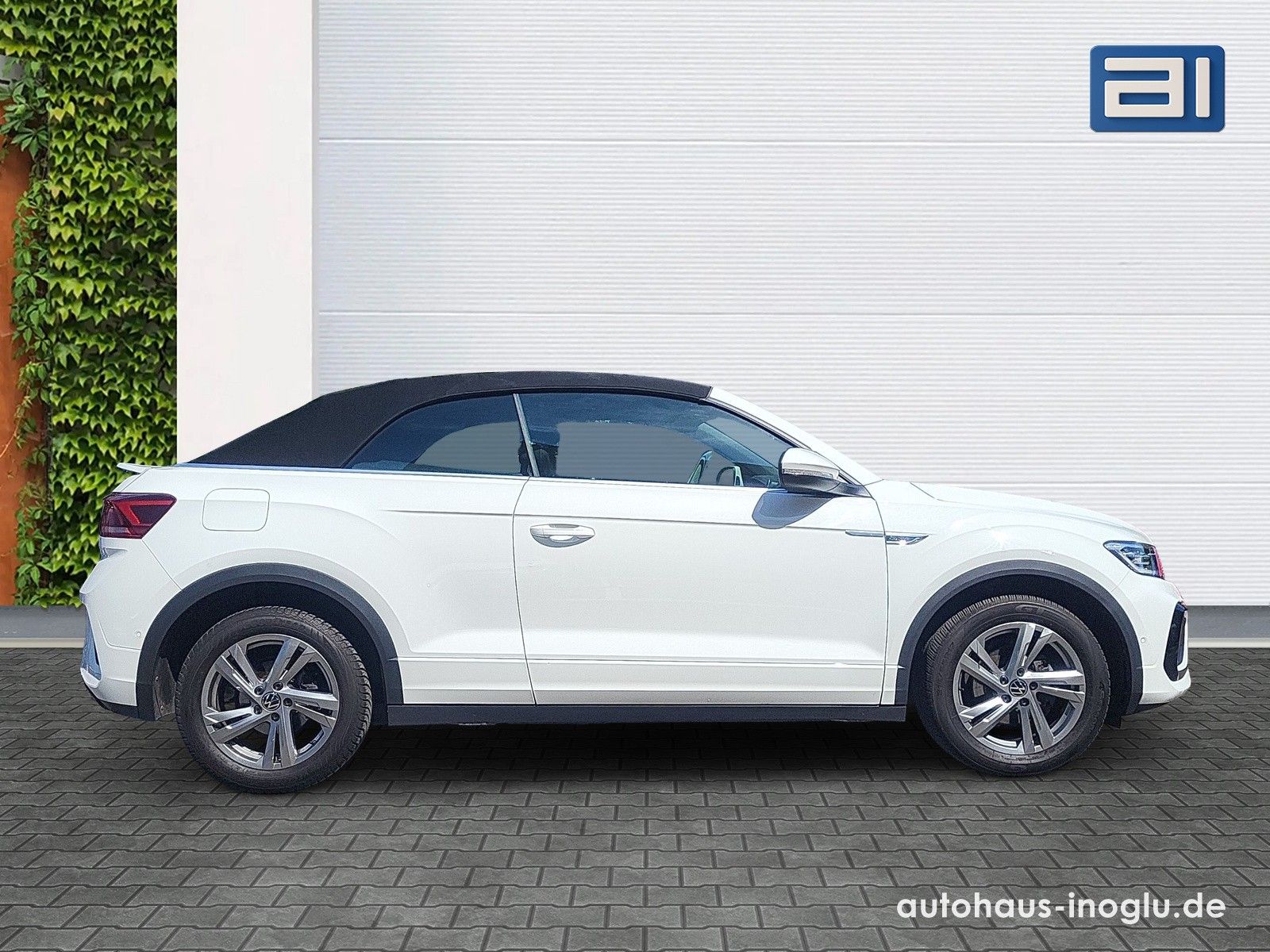 Volkswagen T-Roc 1.5 TSI R-Line - Samsaru's Car Outlet