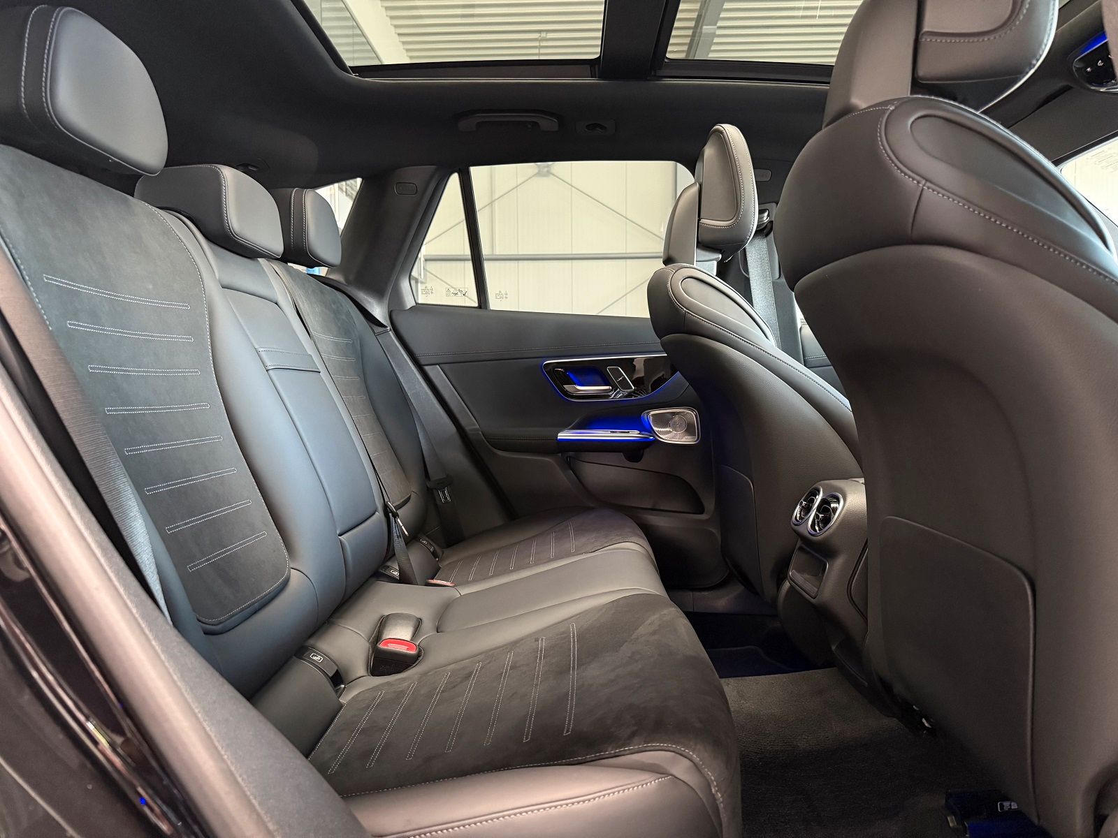 Mercedes-Benz GLC 300 4M AMG PREMIUM BURMESTER- PANORAMA- AHK!