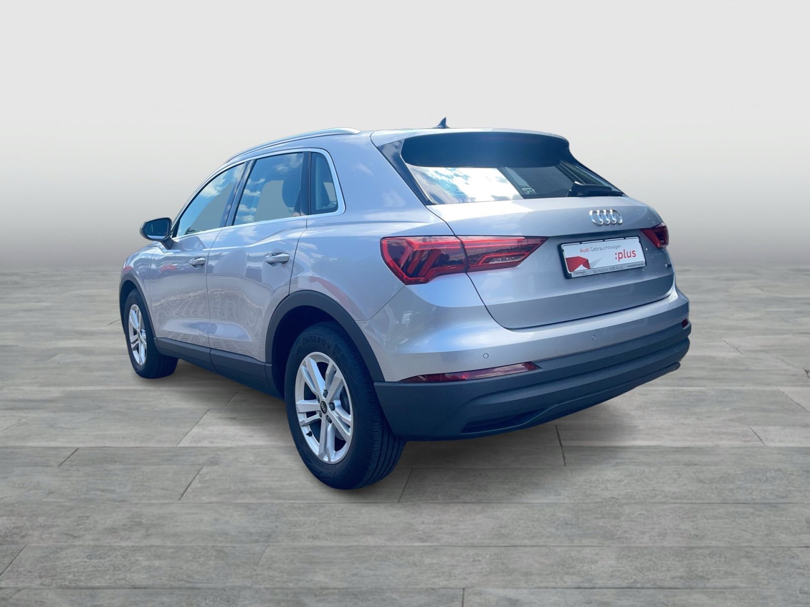 Audi Q3 40 TFSI Q - Samsaru's Car Outlet