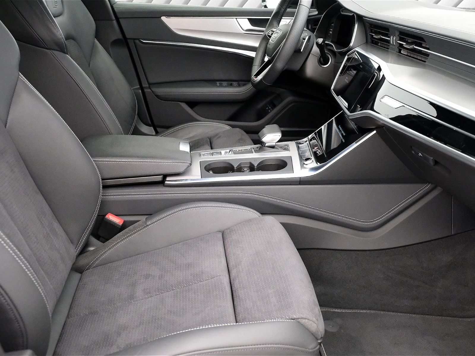Audi A6 Avant 55 TFSIe Hybrid - Samsaru's Car Outlet