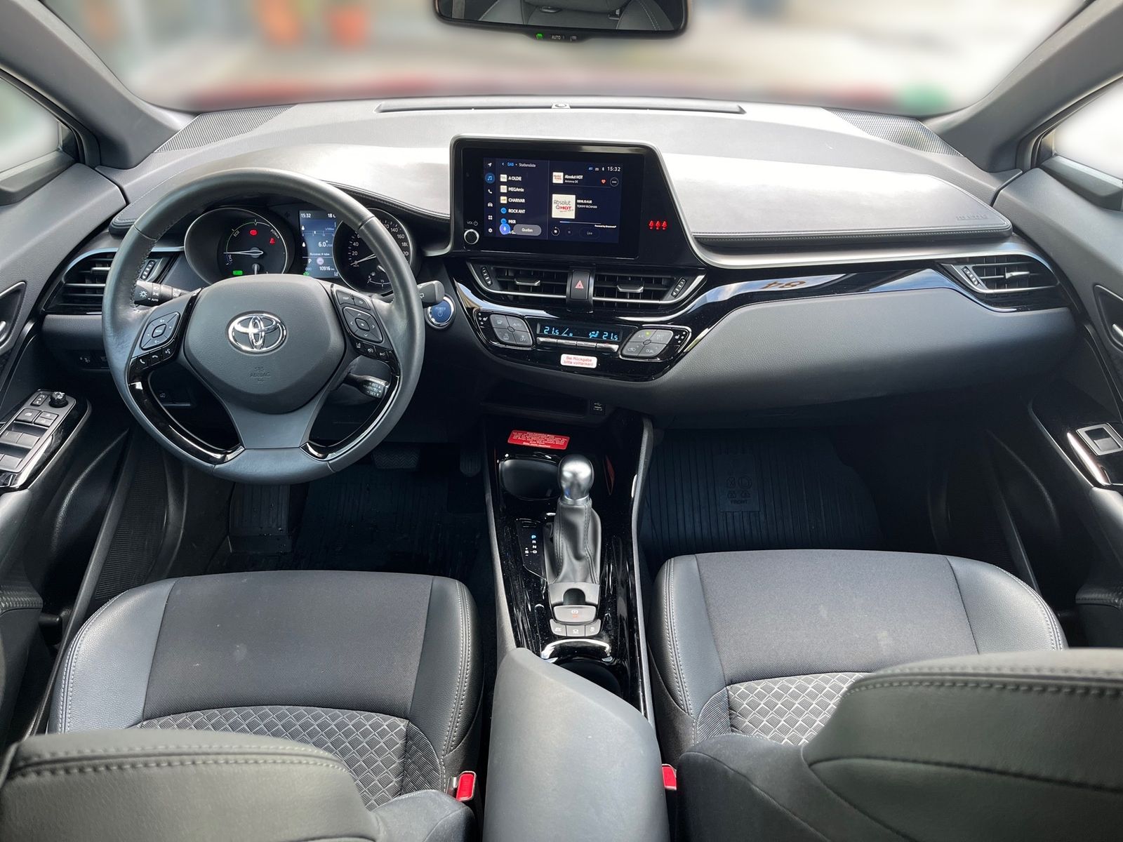 Toyota C-HR 2.0 Hybrid - Samsaru's Car Outlet