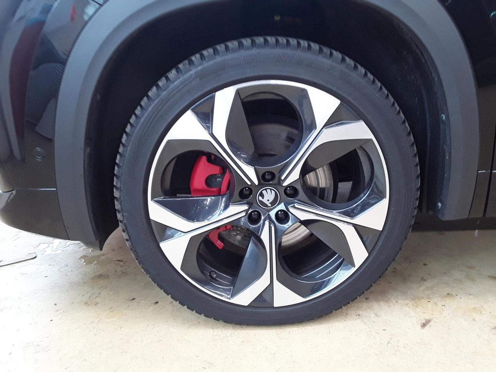 Skoda Kodiaq 2.0 TSI RS 4x4 HUD AHK 360° 7-SITZER PANO