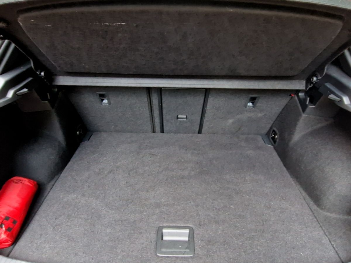 Volkswagen T-Roc 2.0 TDI DSG R-LINE - Samsaru's Car Outlet