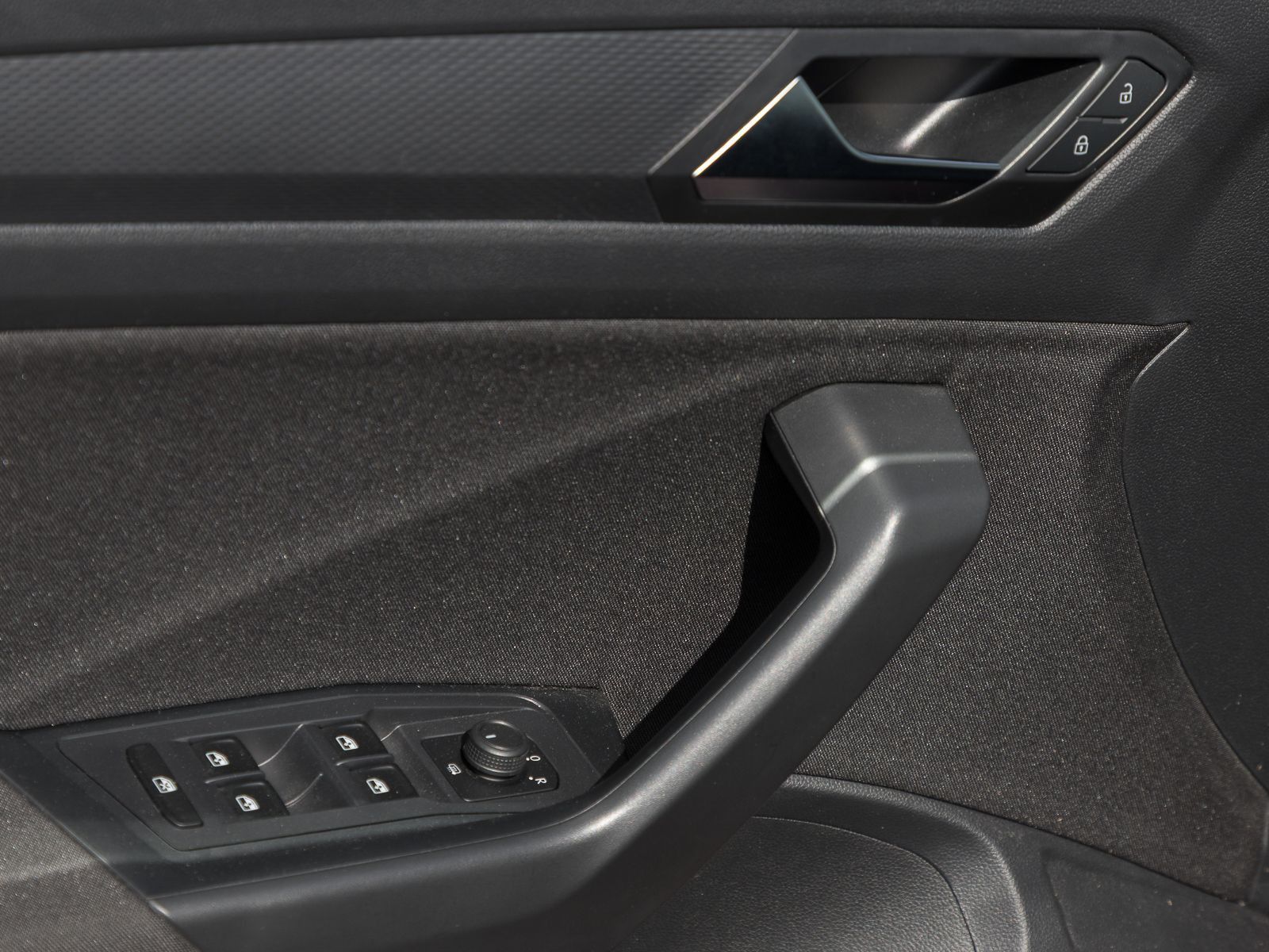 Volkswagen T-Roc 1.0 TSI - Samsaru's Car Outlet