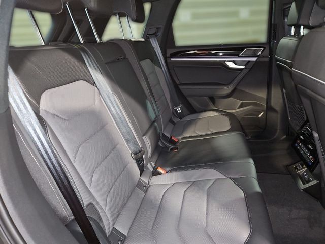 Volkswagen Touareg 3.0 TDI R-Line Final AHK 21Z Pano Stand