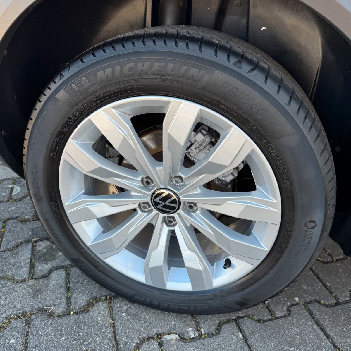 Volkswagen T-Roc Sport - Samsaru's Car Outlet