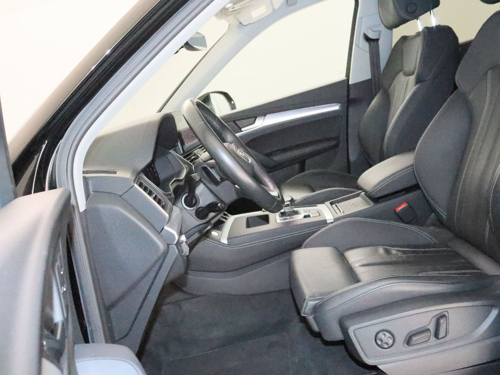 Audi Q5 40 TDI quattro advanced - Samsaru's Car Outlet